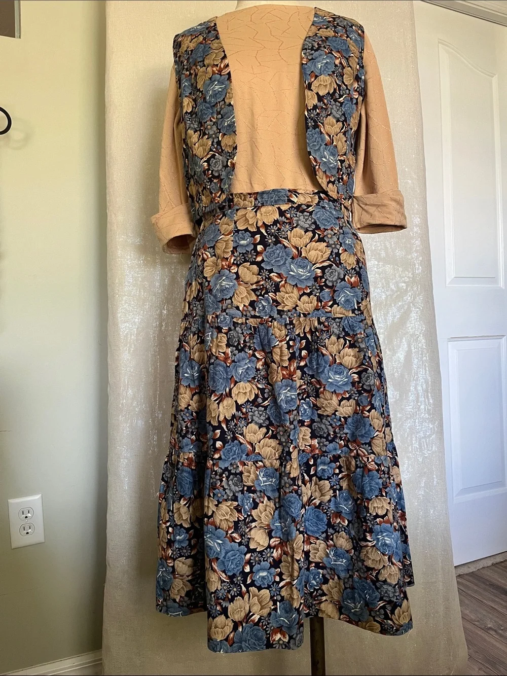 Floral Blue & Tan Midi Set with Matching Open Vest